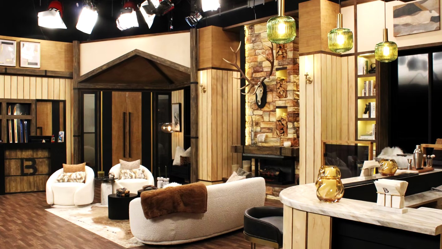 Lodged finished set, cabin living room
