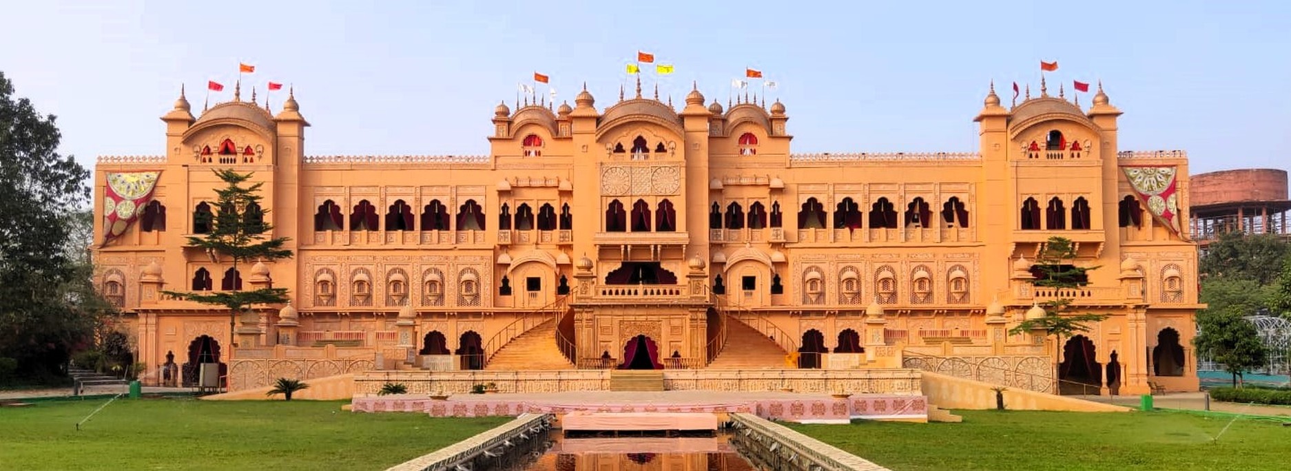 Fort palace facade with reflecting pool, N.D. Studios event design